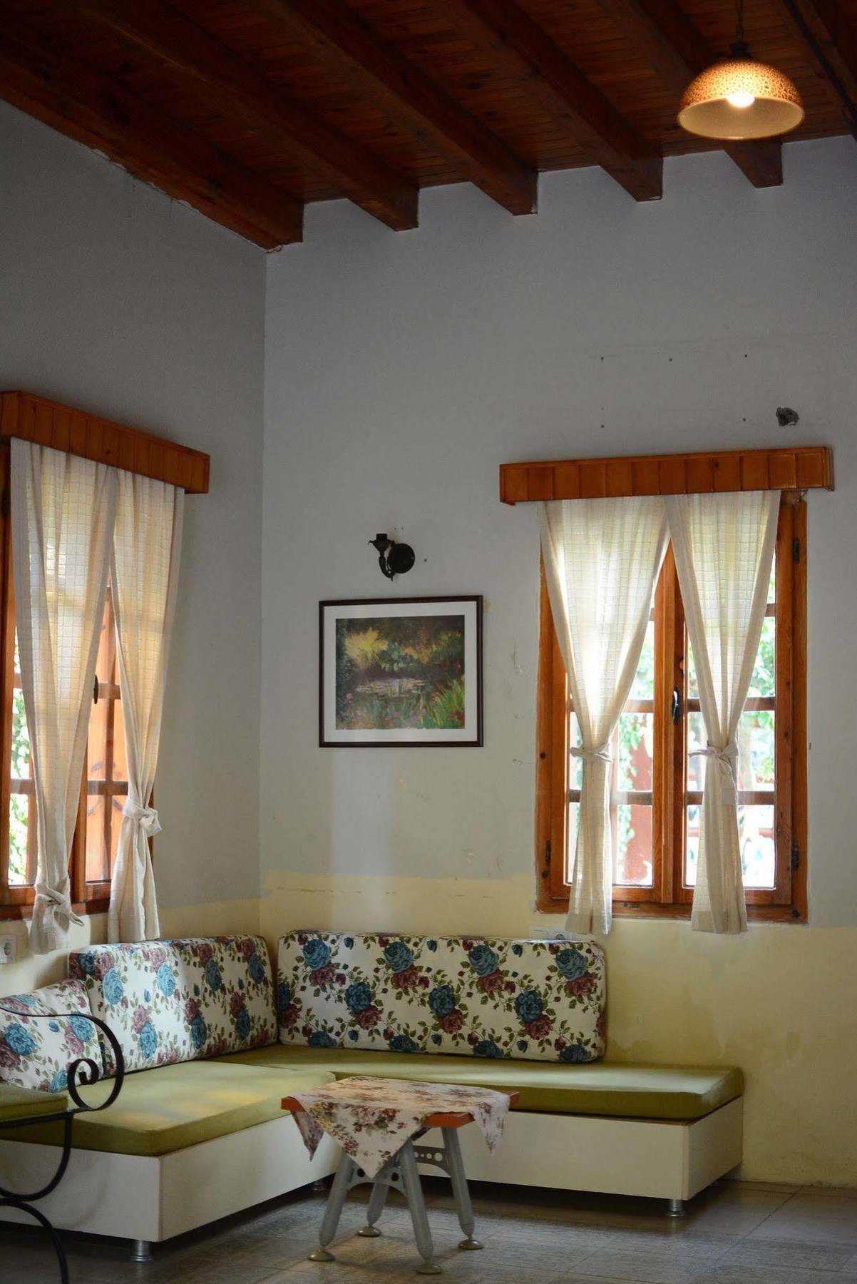 Otel Wood House Antalya Bagian luar foto
